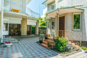 Гостиница Guest House NaAzove  Бердянск
